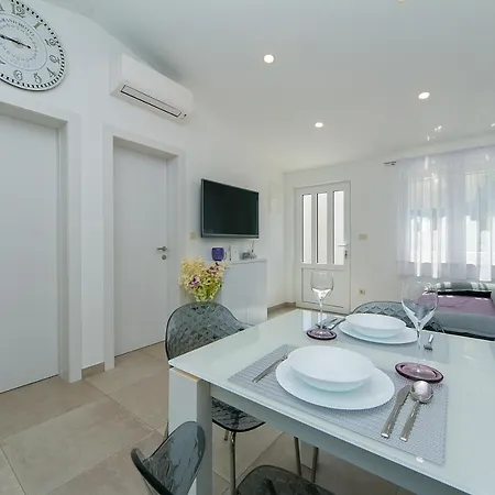 Apartment Stipic 1 *